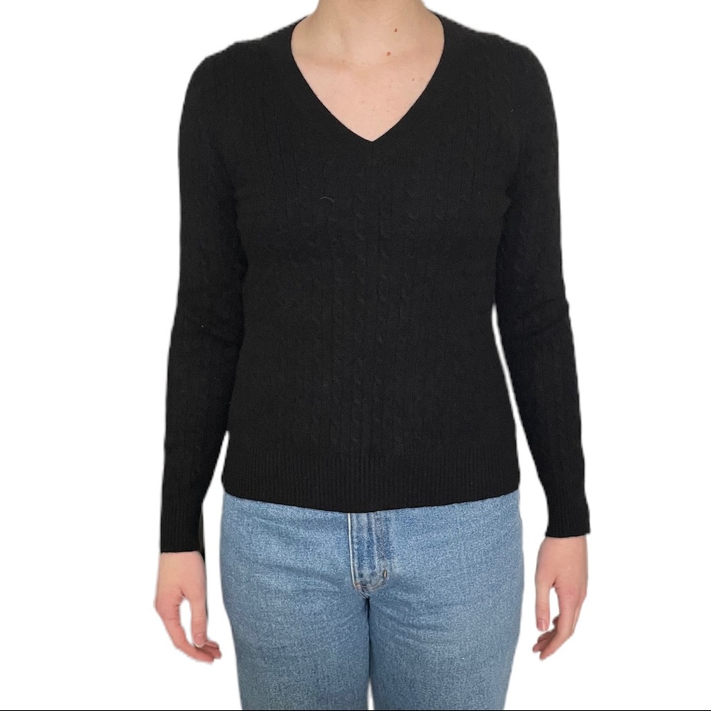 100% Cashmere V-neck Sweater- black